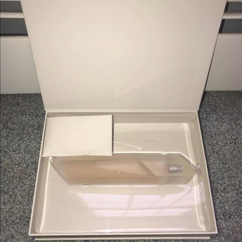 KKW FRAGRANCE CRYSTAL GARDENIA OUD